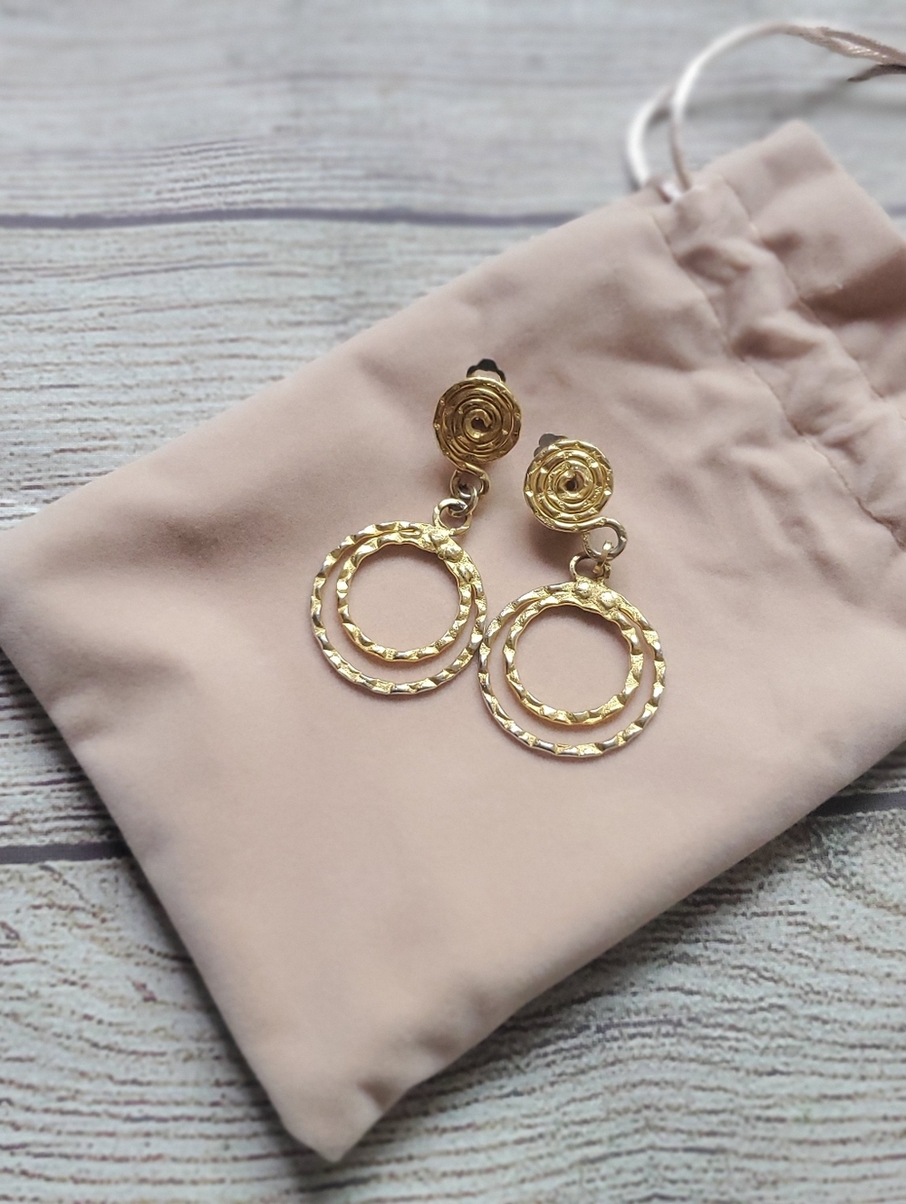 5/$20🌟Vintage Gold Double Circle Drop Clip-on Earrings